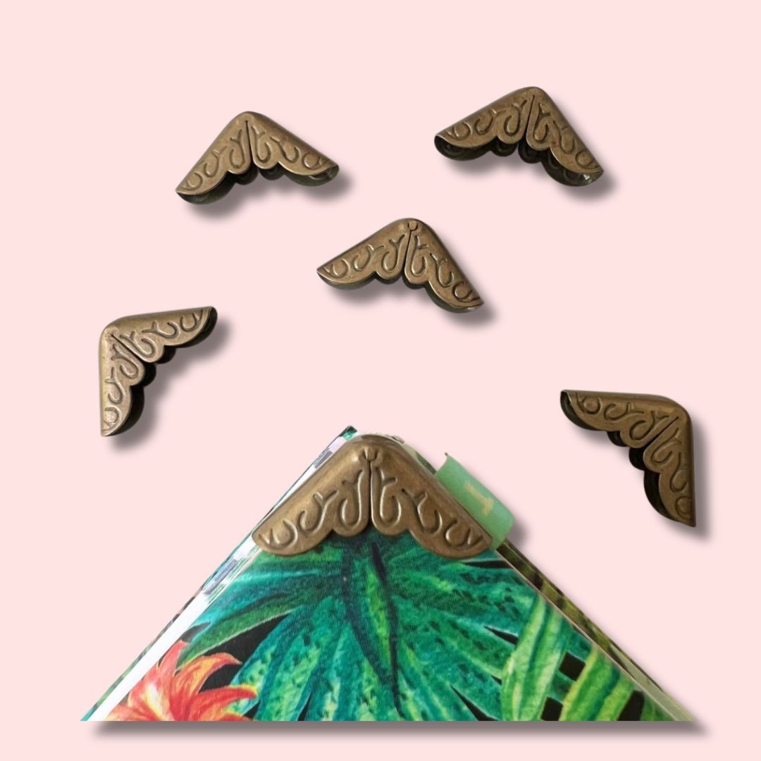 Esquinas Metalicas Oro Antiguo 1,5Cm (6 Pcs)