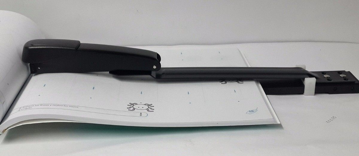 Grapadora Bindy brazo extendido para cuadernillos y folletos