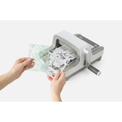 Nueva Big Shot de Sizzix White & Gray