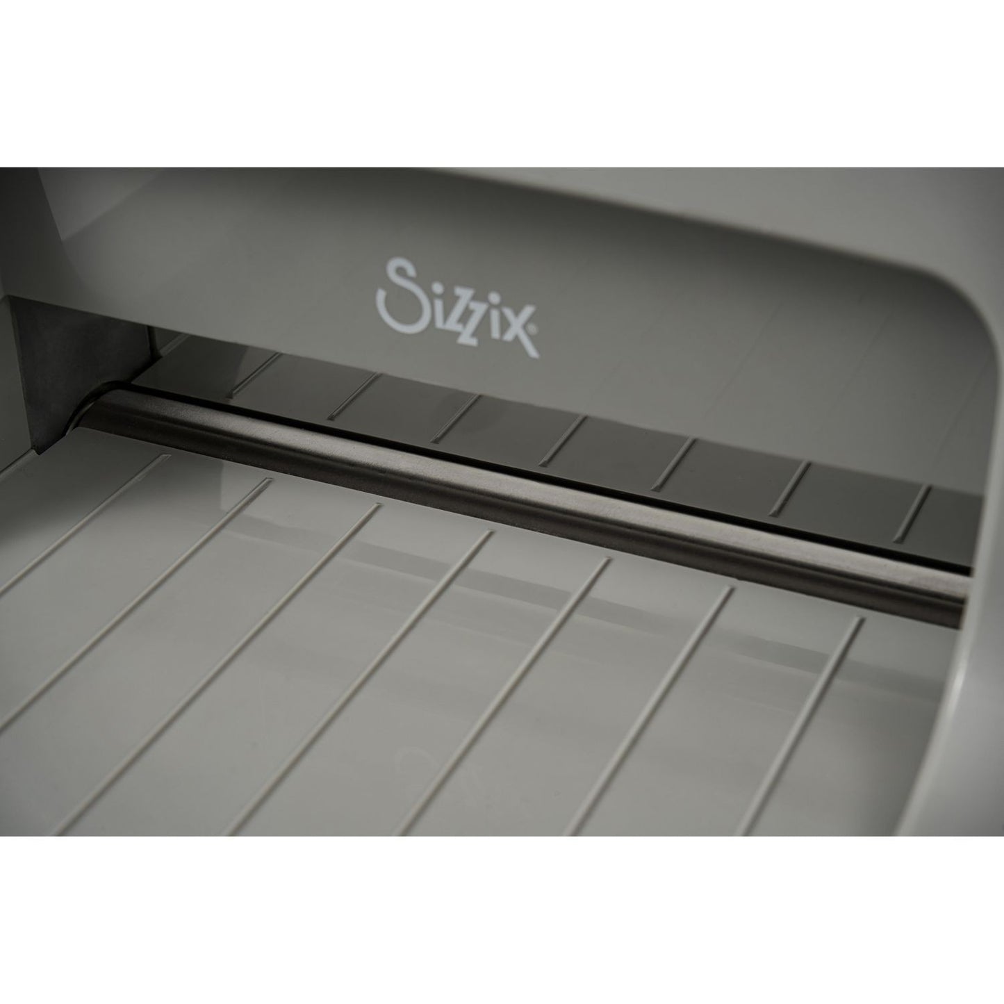 Nueva Big Shot de Sizzix White & Gray